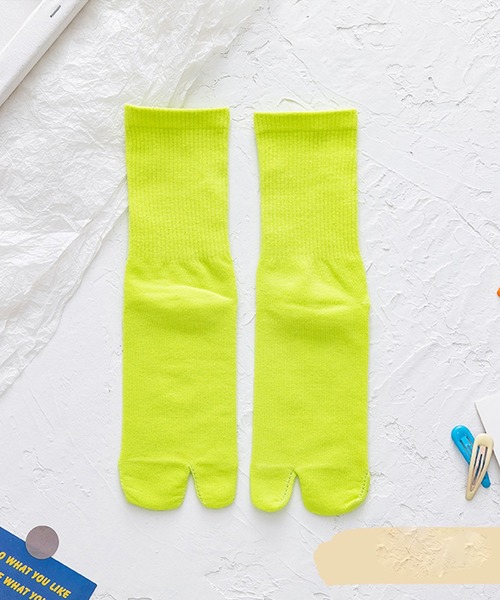 EPICKS（エピックス）の「【10色展開】ハイカットレディースカラー足袋ソックス靴下（ソックス/靴下・レディース・ホワイト/ブラック/パープル/ピンク/イエロー/オレンジ/ブルー/グリーン/ミント/ライトピンク・F）」の4枚目の写真