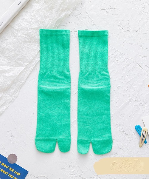 EPICKS（エピックス）の「【10色展開】ハイカットレディースカラー足袋ソックス靴下（ソックス/靴下・レディース・ホワイト/ブラック/パープル/ピンク/イエロー/オレンジ/ブルー/グリーン/ミント/ライトピンク・F）」の5枚目の写真