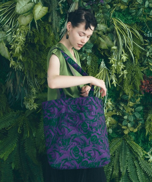 manana suerte（マニャーナスエルテ）の「ジャガードリバーシブルTOTE BAG（トートバッグ・レディース・ブラック/パープル/ピンク・FREE）」の4枚目の写真