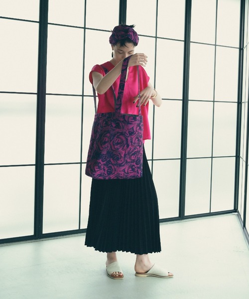 manana suerte（マニャーナスエルテ）の「ジャガードリバーシブルTOTE BAG（トートバッグ・レディース・ブラック/パープル/ピンク・FREE）」の5枚目の写真