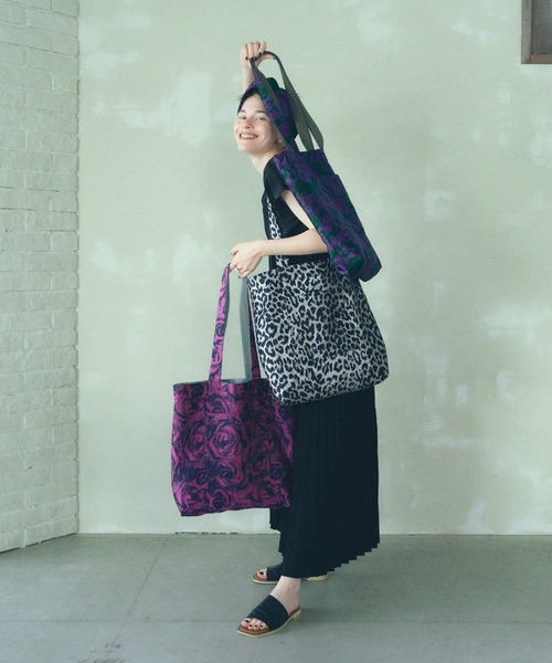 manana suerte（マニャーナスエルテ）の「ジャガードリバーシブルTOTE BAG（トートバッグ・レディース・ブラック/パープル/ピンク・FREE）」の21枚目の写真