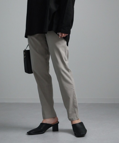 sakishimatokyo(サキシマトーキョー)の「ストレッチルーズパンツ(チノパンツ・レディース・ブラック/オフホワイト/カーキ/グレイッシュベージュ・M/L)」の13枚目の写真