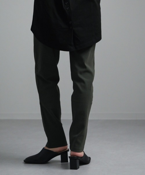 sakishimatokyo(サキシマトーキョー)の「ストレッチルーズパンツ(チノパンツ・レディース・ブラック/オフホワイト/カーキ/グレイッシュベージュ・M/L)」の17枚目の写真