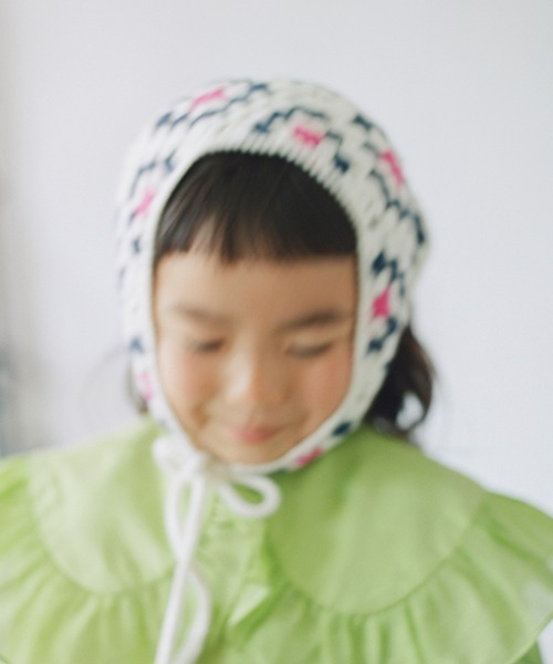 Casselini（キャセリーニ）の「Casselini(キャセリーニ)kidsクロシェモチーフ頭巾（ハット・キッズ・ホワイト/ブラック/ブラウン・FREE）」の9枚目の写真