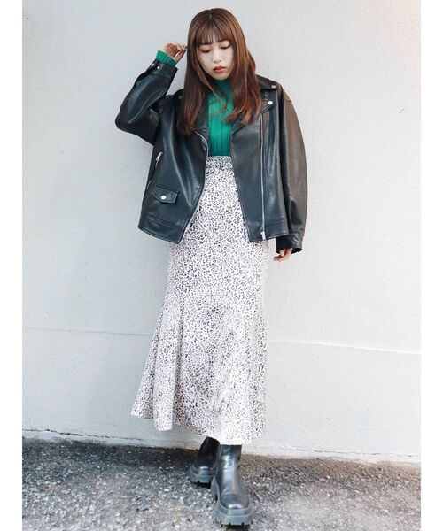 MURUA（ムルーア）の「サテンマーメイドスカート（スカート・レディース・ブラウン/その他1/グリーン・1/2）」の9枚目の写真