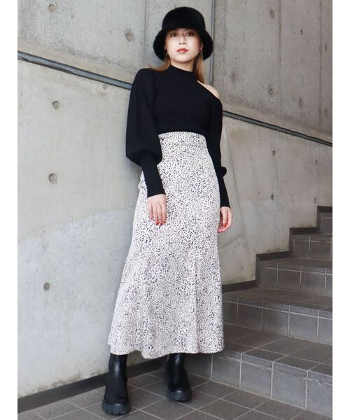 MURUA（ムルーア）の「サテンマーメイドスカート（スカート・レディース・ブラウン/その他1/グリーン・1/2）」の10枚目の写真