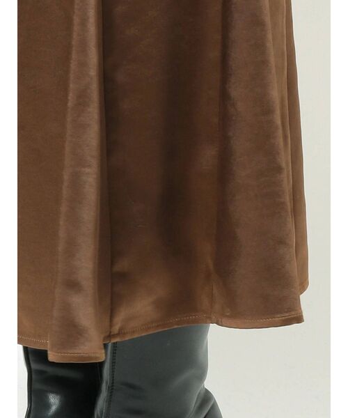 MURUA（ムルーア）の「サテンマーメイドスカート（スカート・レディース・ブラウン/その他1/グリーン・1/2）」の19枚目の写真