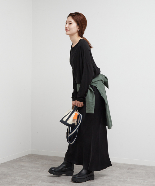 FRAMeWORK（フレームワーク）の「シアーボートネックプルオーバー（Tシャツ/カットソー・レディース・ホワイト/ブラック/サックスブルー/バーガンディー・FREE）」の5枚目の写真