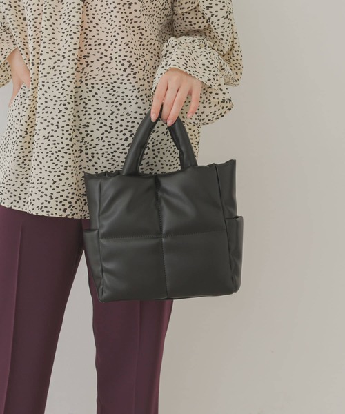 RODE SKO（ロデスコ）の「プチキルティングトートバッグ（トートバッグ・レディース・アイボリー/ブラック/グリーン・ONE）」の9枚目の写真