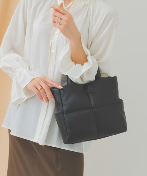 RODE SKO（ロデスコ）の「プチキルティングトートバッグ（トートバッグ・レディース・アイボリー/ブラック/グリーン・ONE）」の22枚目の写真