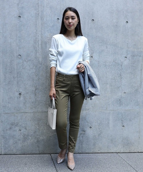 HONEYSUCKLE ROSE（ハニーサックルローズ）の「【HONEYSUCKLE ROSE】「nobee」サテンスキニーパンツ（その他パンツ・レディース・ブラック/ベージュ/オリーブ・L/M/XL/S/XS）」の9枚目の写真