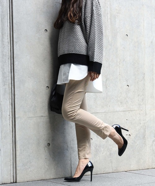 HONEYSUCKLE ROSE（ハニーサックルローズ）の「【HONEYSUCKLE ROSE】「nobee」サテンスキニーパンツ（その他パンツ・レディース・ブラック/ベージュ/オリーブ・L/M/XL/S/XS）」の6枚目の写真