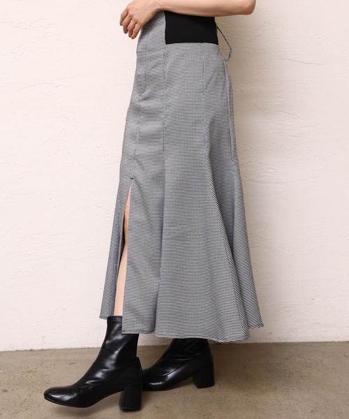 one after another NICE CLAUP（ワンアフターアナザーナイスクラップ）の「スタイルアップが叶う。ウエストリブスリットスカート（スカート・レディース・ブラック系その他/モカ/ベージュ/ブラック・SMALL/MEDIUM）」の17枚目の写真