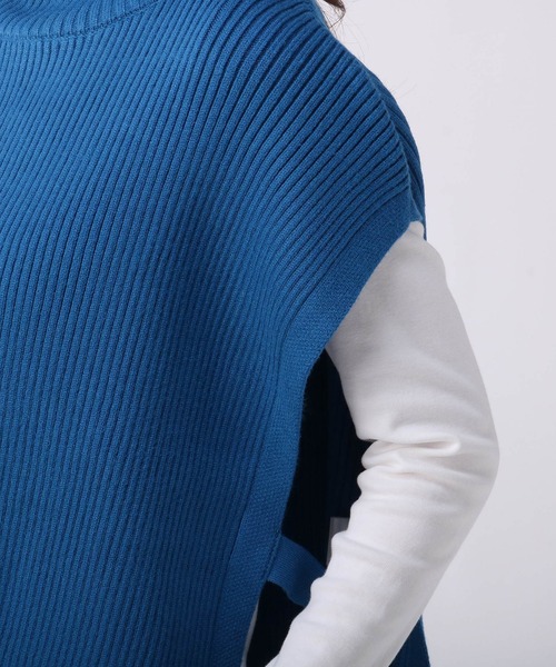 Lui's(ルイス)の「ハイネックニットベスト(ニット/セーター・レディース・オフホワイト/ブラック/ブルー・FREE)」の8枚目の写真