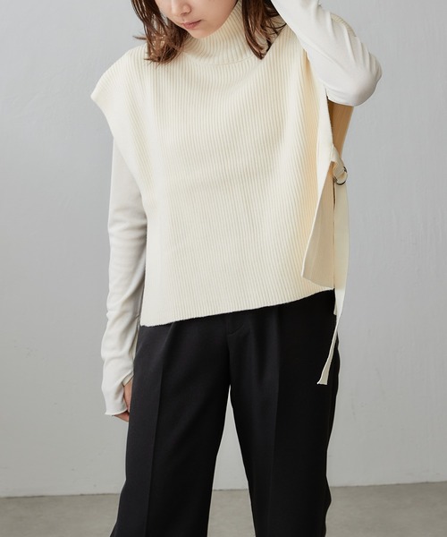 Lui's(ルイス)の「ハイネックニットベスト(ニット/セーター・レディース・オフホワイト/ブラック/ブルー・FREE)」の15枚目の写真