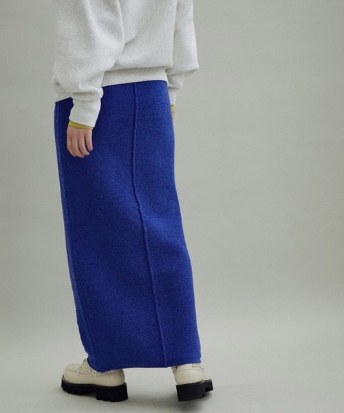 ADAM ET ROPE'（アダムエロペ）の「【WEB限定(一部店舗展開あり)】モールニットタイトスカート（スカート・レディース・キナリ/ブラック/ブルー・FREE）」の8枚目の写真