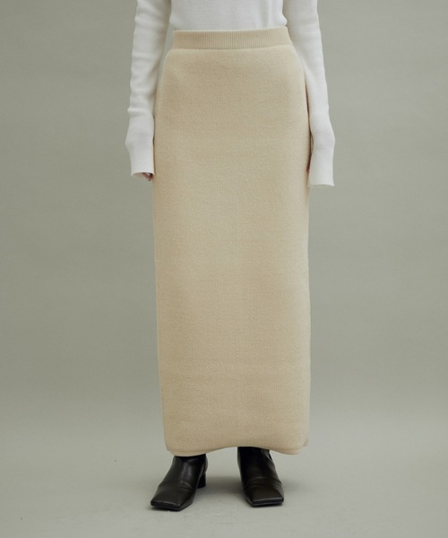 ADAM ET ROPE'（アダムエロペ）の「【WEB限定(一部店舗展開あり)】モールニットタイトスカート（スカート・レディース・キナリ/ブラック/ブルー・FREE）」の9枚目の写真