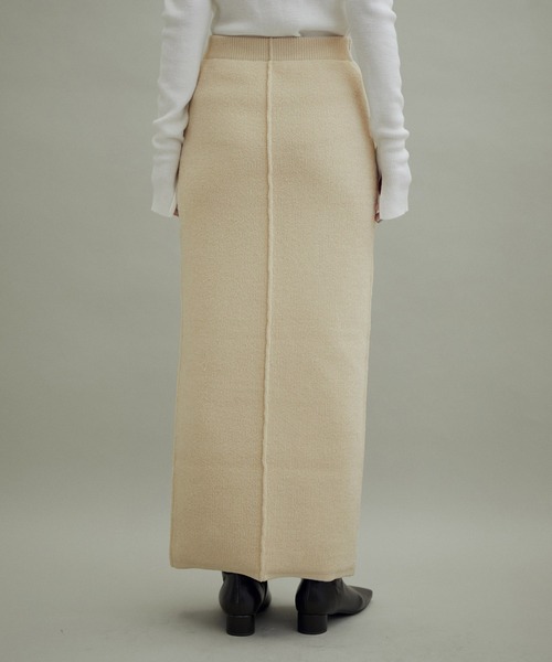 ADAM ET ROPE'（アダムエロペ）の「【WEB限定(一部店舗展開あり)】モールニットタイトスカート（スカート・レディース・キナリ/ブラック/ブルー・FREE）」の11枚目の写真