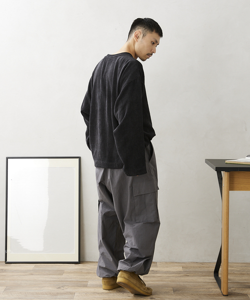 JOURNAL STANDARD relume（ジャーナルスタンダード　レリューム）の「CALIFORNIA コーデュロイプルオーバー（Tシャツ/カットソー・メンズ・ブラック/ベージュ/カーキ/レンガ・MEDIUM/LARGE）」の19枚目の写真