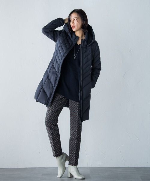 LAUTREAMONT(ロートレアモン)の「DEVEAUXジャガードテーパードパンツ≪洗濯機で洗える≫(スラックス・レディース・ピンク系その他/グリーン系その他・9号/11号)」の3枚目の写真