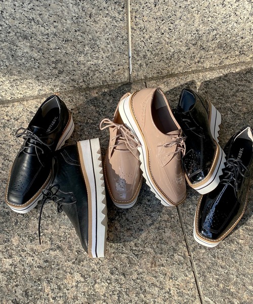 プラットフォームレースアップシューズ（ドレスシューズ）｜Isn't She