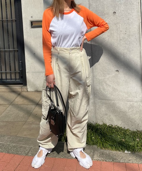 audrey and john wad(オードリーアンドジョンワッド)の「チュールスリーブ配色クルーネックカットソー -手洗い可-(Tシャツ/カットソー・レディース・ブルー/アイボリー/ラベンダー/オレンジ・FREE)」の22枚目の写真