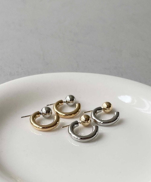 CLEIO(クレイオ)の「【cheriella】WEB限定バイカラーリバーシブルフープピアス(ピアス(両耳用)・レディース・シルバー/ゴールド・FREE)」の1枚目の写真