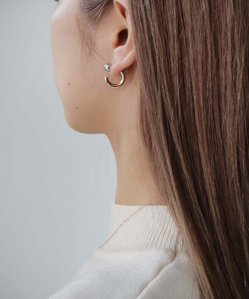 CLEIO(クレイオ)の「【cheriella】WEB限定バイカラーリバーシブルフープピアス(ピアス(両耳用)・レディース・シルバー/ゴールド・FREE)」の7枚目の写真