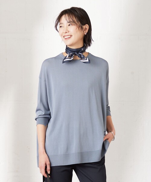 J.PRESS(ジェイプレス)の「【洗える】 シルキーレーヨンストレッチ オーバーサイズ ニット(ニット/セーター・レディース・ダルブルー系/アイボリー系/ネイビー系/ブラウン系・T13)」の4枚目の写真
