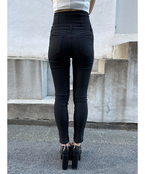 ENVYM（アンビー）の「ハイウエストボタンジェギンス（その他パンツ・レディース・ブラック・SMALL/MEDIUM）」の6枚目の写真