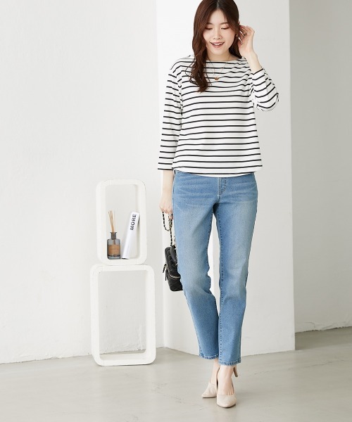 nissen（ニッセン）の「５秒で着痩せ　ワイドゴムカバーアップデニムパンツ（股下７２ｃｍ）（デニムパンツ・レディース・ネイビー系/ブルー系・S/M/L/LL）」の4枚目の写真