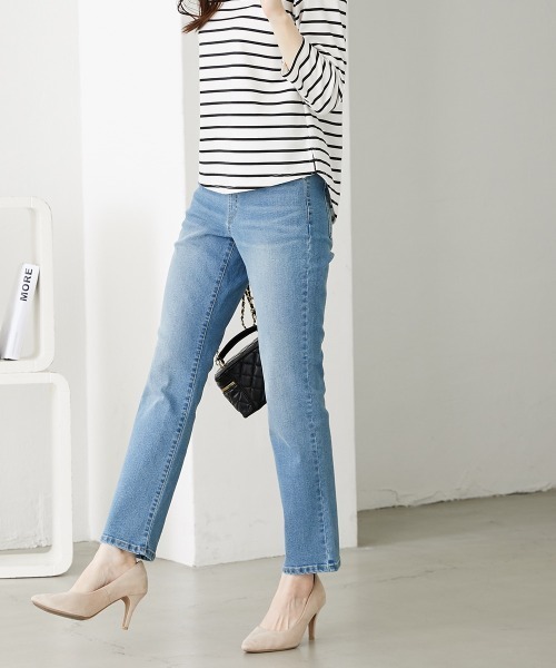 nissen（ニッセン）の「５秒で着痩せ　ワイドゴムカバーアップデニムパンツ（股下７２ｃｍ）（デニムパンツ・レディース・ネイビー系/ブルー系・S/M/L/LL）」の5枚目の写真