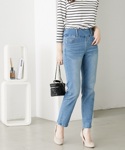 nissen（ニッセン）の「５秒で着痩せ　ワイドゴムカバーアップデニムパンツ（股下７２ｃｍ）（デニムパンツ・レディース・ネイビー系/ブルー系・S/M/L/LL）」の6枚目の写真