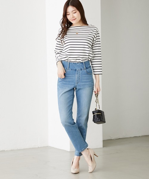 nissen（ニッセン）の「５秒で着痩せ　ワイドゴムカバーアップデニムパンツ（股下７２ｃｍ）（デニムパンツ・レディース・ネイビー系/ブルー系・S/M/L/LL）」の7枚目の写真