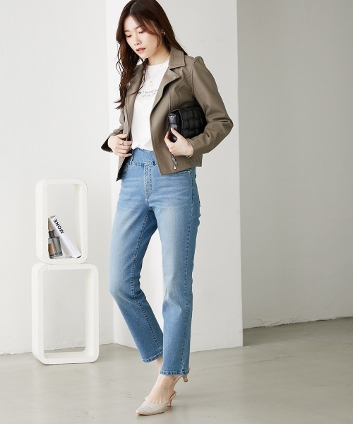 nissen（ニッセン）の「５秒で着痩せ　ワイドゴムカバーアップデニムパンツ（股下７２ｃｍ）（デニムパンツ・レディース・ネイビー系/ブルー系・S/M/L/LL）」の8枚目の写真