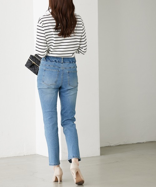 nissen（ニッセン）の「５秒で着痩せ　ワイドゴムカバーアップデニムパンツ（股下７２ｃｍ）（デニムパンツ・レディース・ネイビー系/ブルー系・S/M/L/LL）」の9枚目の写真