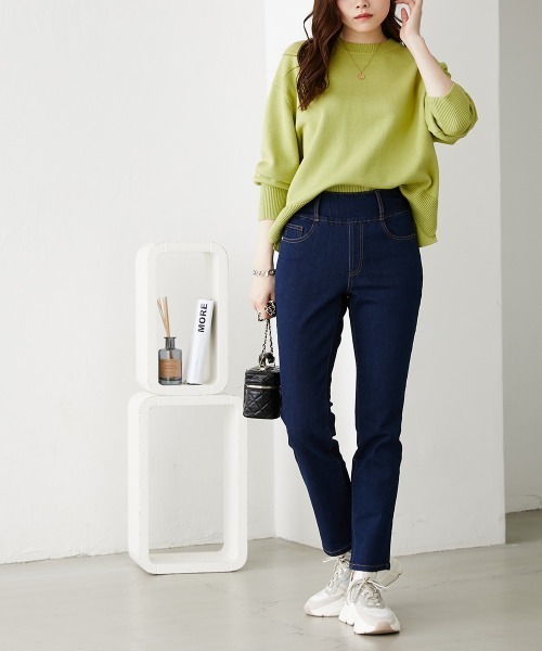 nissen（ニッセン）の「５秒で着痩せ　ワイドゴムカバーアップデニムパンツ（股下７２ｃｍ）（デニムパンツ・レディース・ネイビー系/ブルー系・S/M/L/LL）」の13枚目の写真