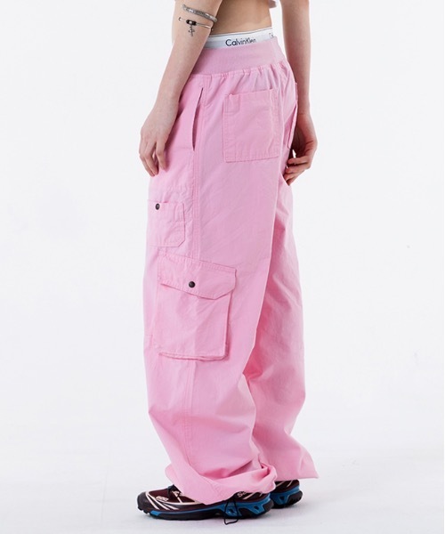 runningHIGH（ランニングハイ）の「【RUNNING HIGH 】リップストップ バンディング カーゴパンツ / 23SS_RIPSTOP BANDING CARGO PANTS（カーゴパンツ・レディース・ピンク/カモフラージュ/ブラック・SMALL/MEDIUM）」の10枚目の写真