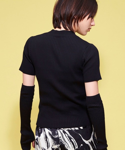 FOREVER 21（フォーエバー トゥエンティーワン）の「アーム