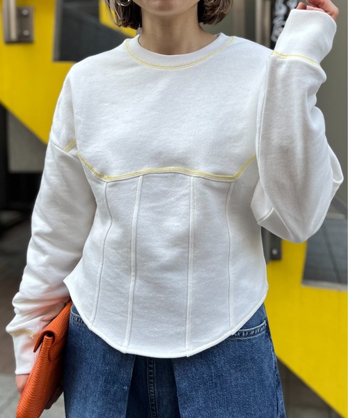 mi via loca（ミヴィアロカ）の「配色コルセットデザイントップス（スウェット・レディース・オフホワイト/スミクロ/ラベンダー・FREE）」の17枚目の写真