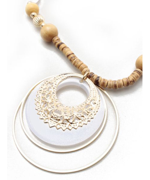 チャイハネ(チャイハネ)の「【チャイハネ】サマーシャネックレス(ネックレス・レディース・ホワイト/ブラック/サーモンピンク/ターコイズブルー・FREE)」の2枚目の写真