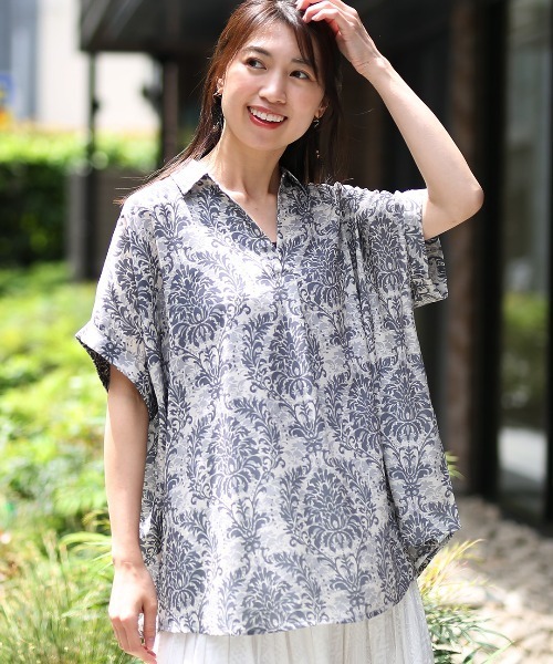 チチカカ(チチカカ)の「ダマスクボタニカルプリントプルオーバー(Tシャツ/カットソー・レディース・グレー/ブラック/ネイビー・FREE)」の2枚目の写真