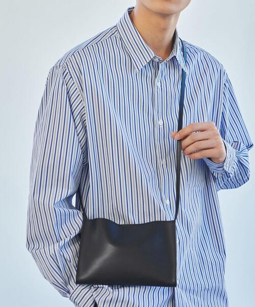 green label relaxing（グリーンレーベルリラクシング）の「GLR PVC ショルダーバッグ ヨコ（ショルダーバッグ・メンズ・ダークグレー/ブラック・FREE）」の5枚目の写真