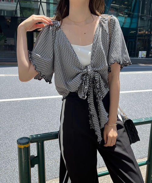 one after another NICE CLAUP（ワンアフターアナザーナイスクラップ）の「マルチway/リボン羽織りトップス（アンサンブル・レディース・ホワイト×ブラック/アイボリー/オフホワイト・FREE）」の16枚目の写真