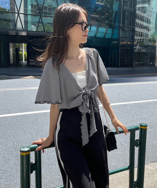 one after another NICE CLAUP（ワンアフターアナザーナイスクラップ）の「マルチway/リボン羽織りトップス（アンサンブル・レディース・ホワイト×ブラック/アイボリー/オフホワイト・FREE）」の19枚目の写真