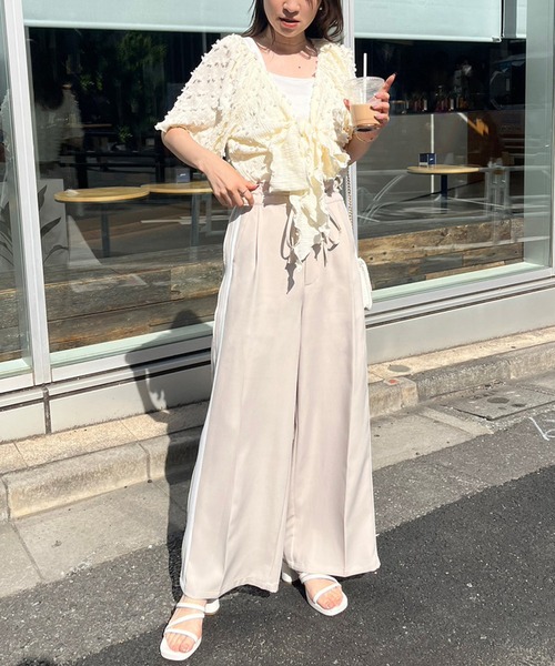 one after another NICE CLAUP（ワンアフターアナザーナイスクラップ）の「マルチway/リボン羽織りトップス（アンサンブル・レディース・ホワイト×ブラック/アイボリー/オフホワイト・FREE）」の8枚目の写真