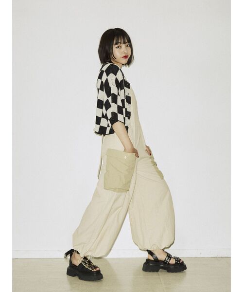 jouetie（ジュエティ）の「BIGポケットサロペット（サロペット/オーバーオール・レディース・ブラック/カーキ/アイボリー・MEDIUM）」の15枚目の写真