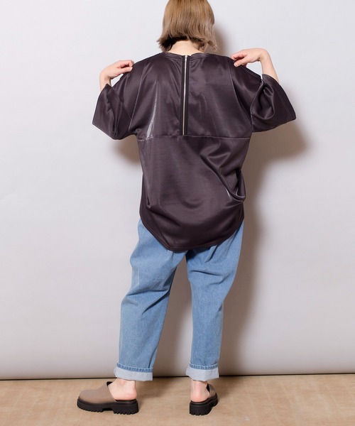 OSMOSIS(オズモーシス)の「バックジッププルオーバー(Tシャツ/カットソー・レディース・アイボリー/ブラウン/チャコール・ONE SIZE)」の19枚目の写真