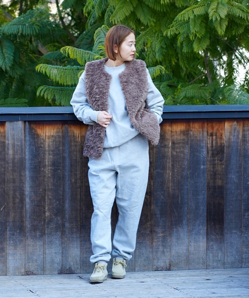 roial(ロイアル)の「VEST/ROILA(ロイアル)春秋にヘビロテしたくなる!リラックスフィットファーベスト(ベスト・レディース・ブラウン/ブルー系その他/ベージュ・MEDIUM/SMALL)」の20枚目の写真