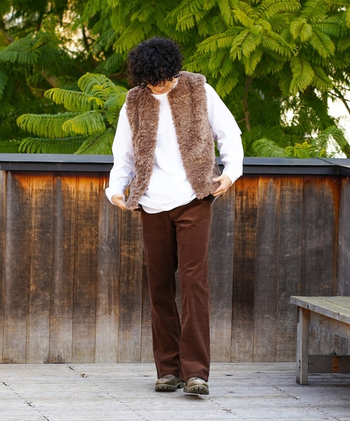 roial(ロイアル)の「VEST/ROILA(ロイアル)春秋にヘビロテしたくなる!リラックスフィットファーベスト(ベスト・レディース・ブラウン/ブルー系その他/ベージュ・MEDIUM/SMALL)」の8枚目の写真